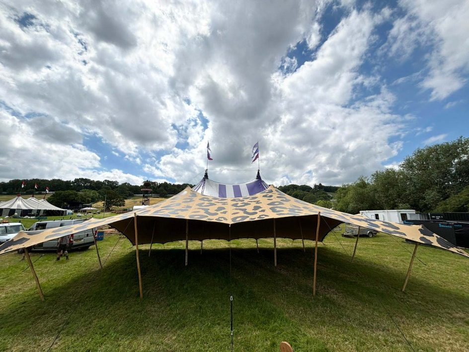 Stretch tent