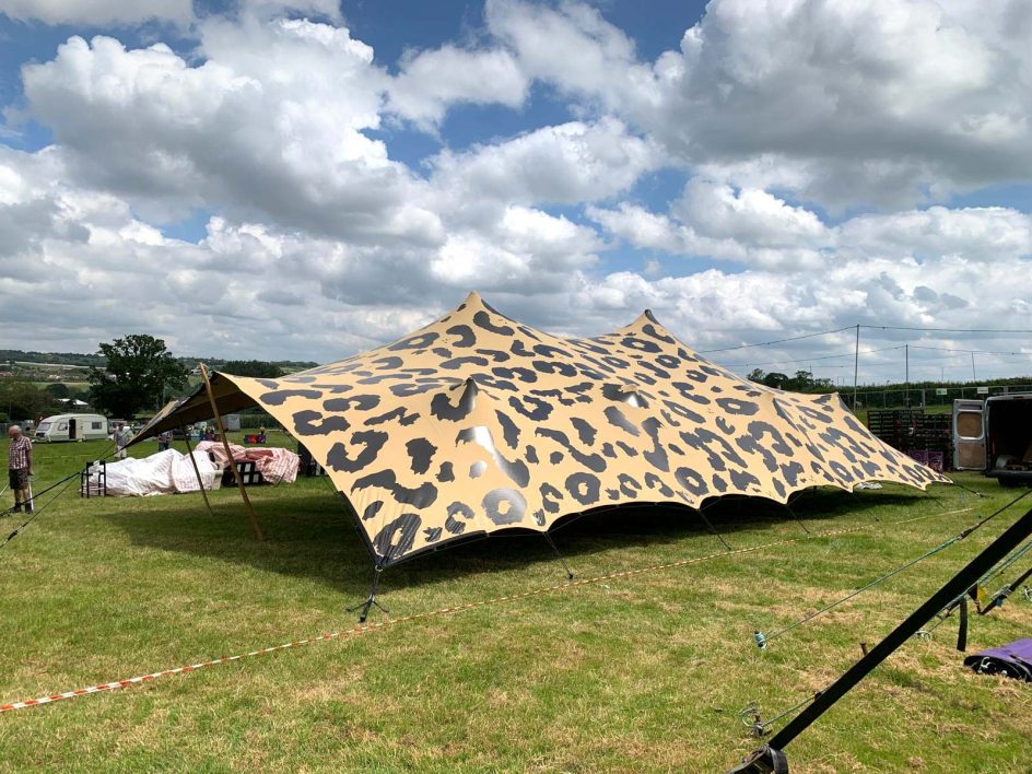 Stretch tent